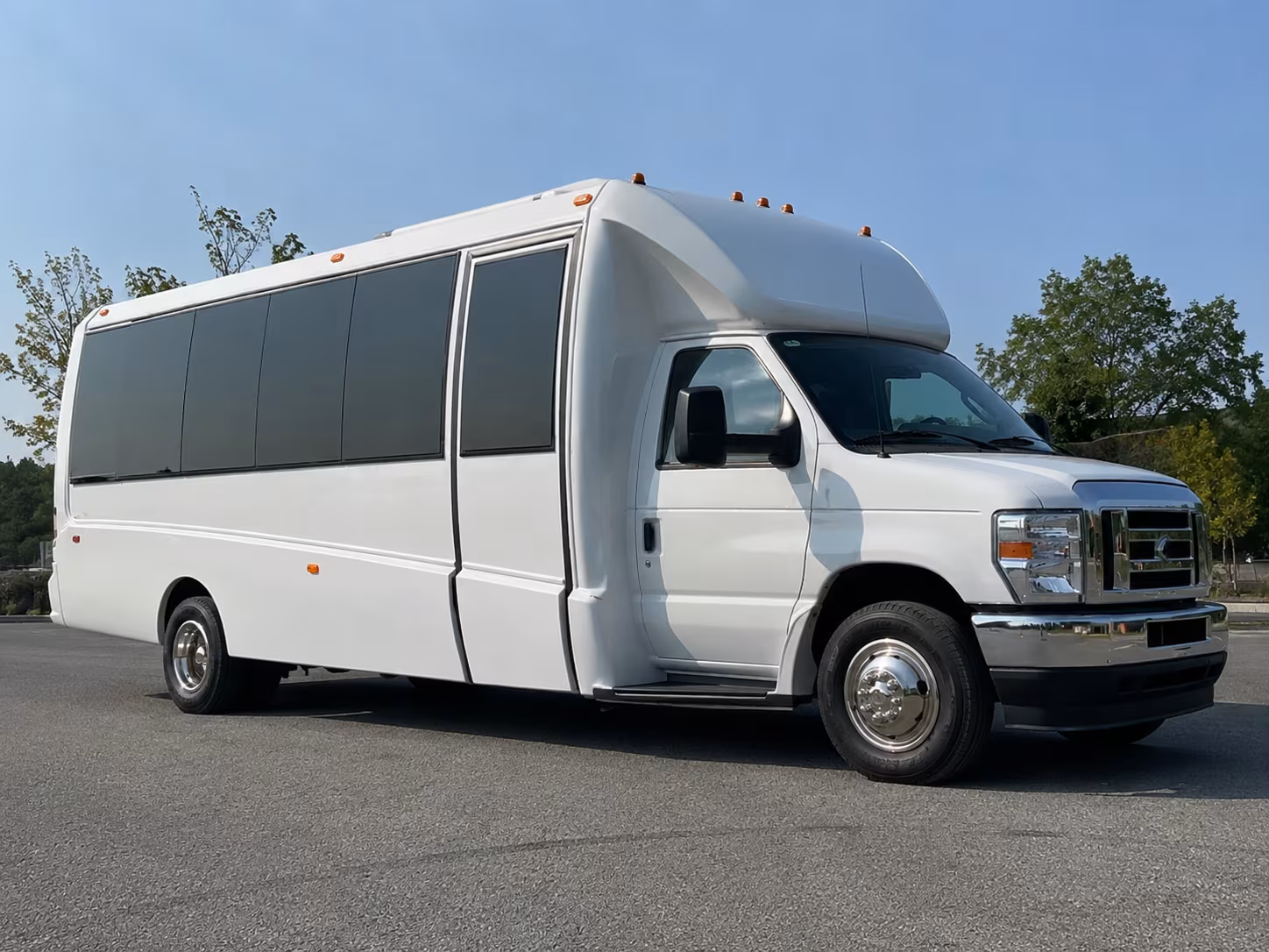 bachelorette party buses through old pasadena and beyond
