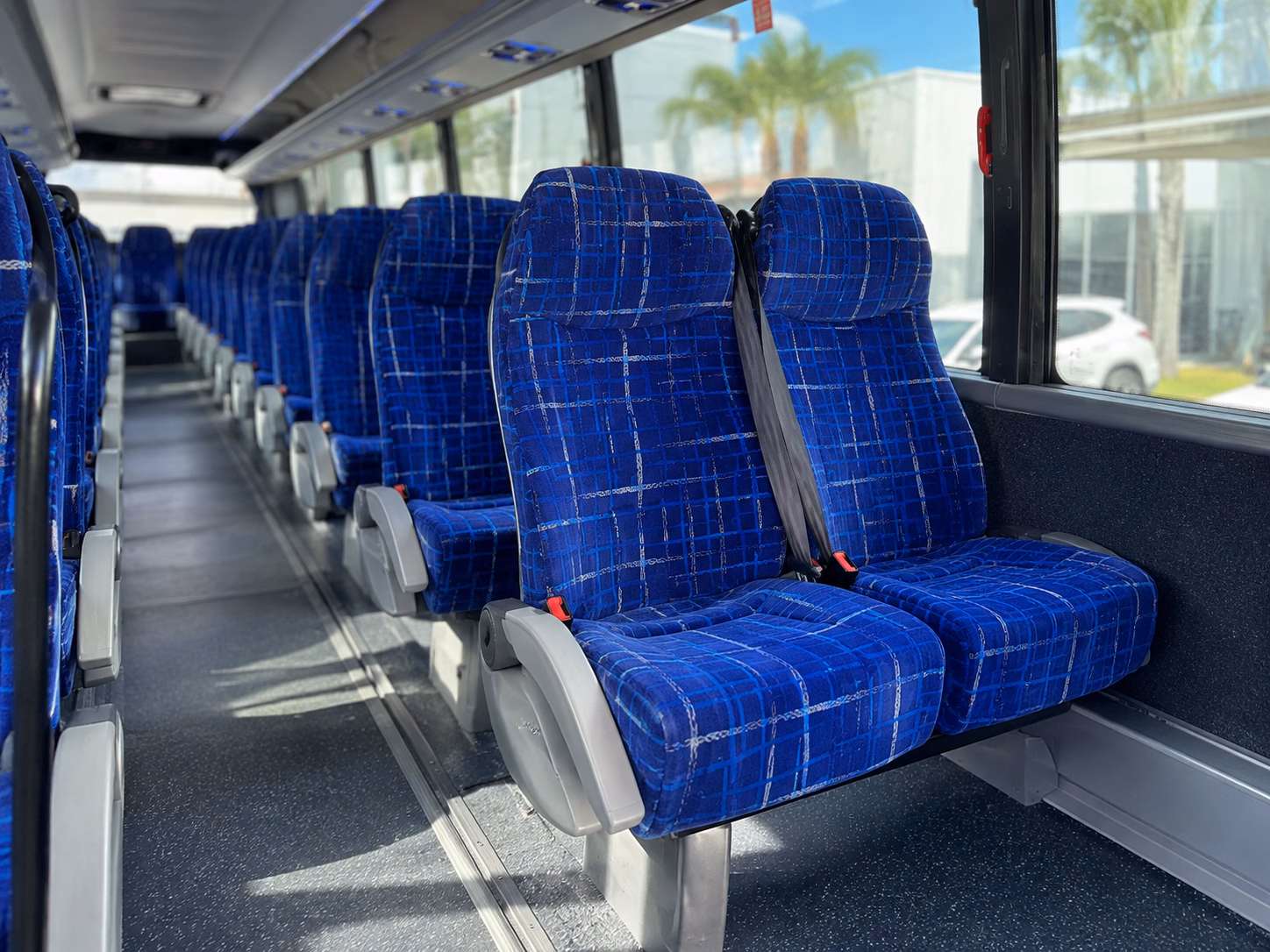 finding the right bus size for your pasadena wine tour group